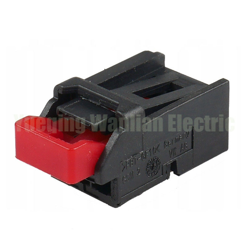 3 ปิน 7N0972703 รถยนต์ไฟท้ายเก้าอี้เชื่อมต่ออัตโนมัติ Plug Socket สําหรับไฟท้าย